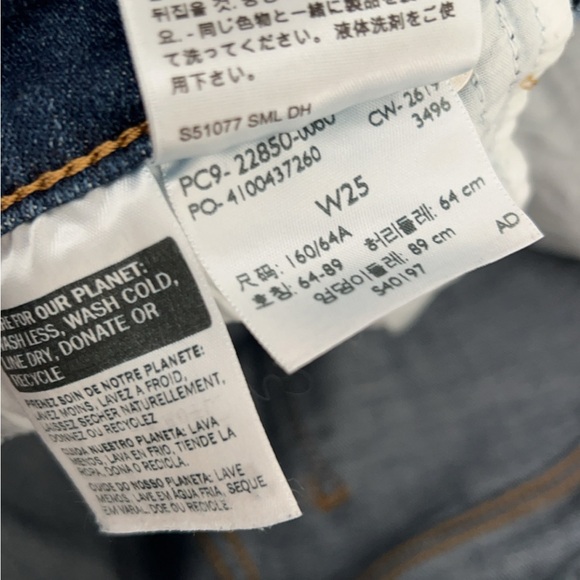 Levi’s - Picture 4 of 4